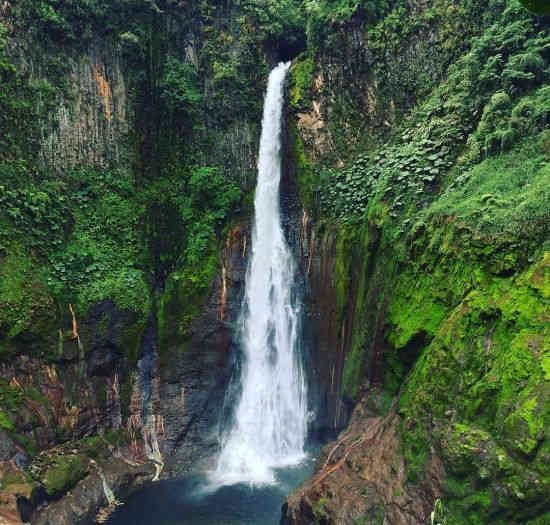 5 COSTA RICA WATERFALLS YOU MUST VISIT