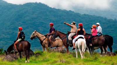 COSTA RICA HORSEBACK RIDING TOURS & DESTINATIONS