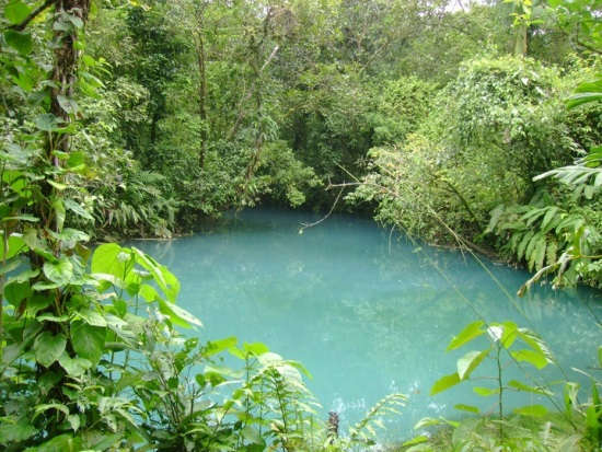 Rio Celeste pozo azul