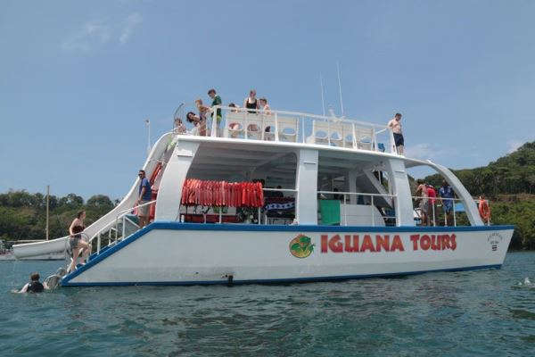 afternoon catamaran tour in manuel antonio