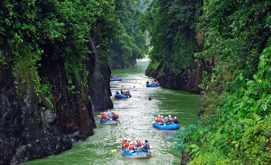 Pacuare Lodge rafting