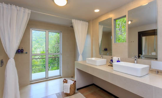 3 BR Whale's Tail Villa Bathroom