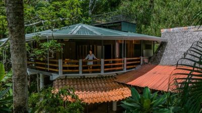 Encanta La Vida Treehouse Balcony